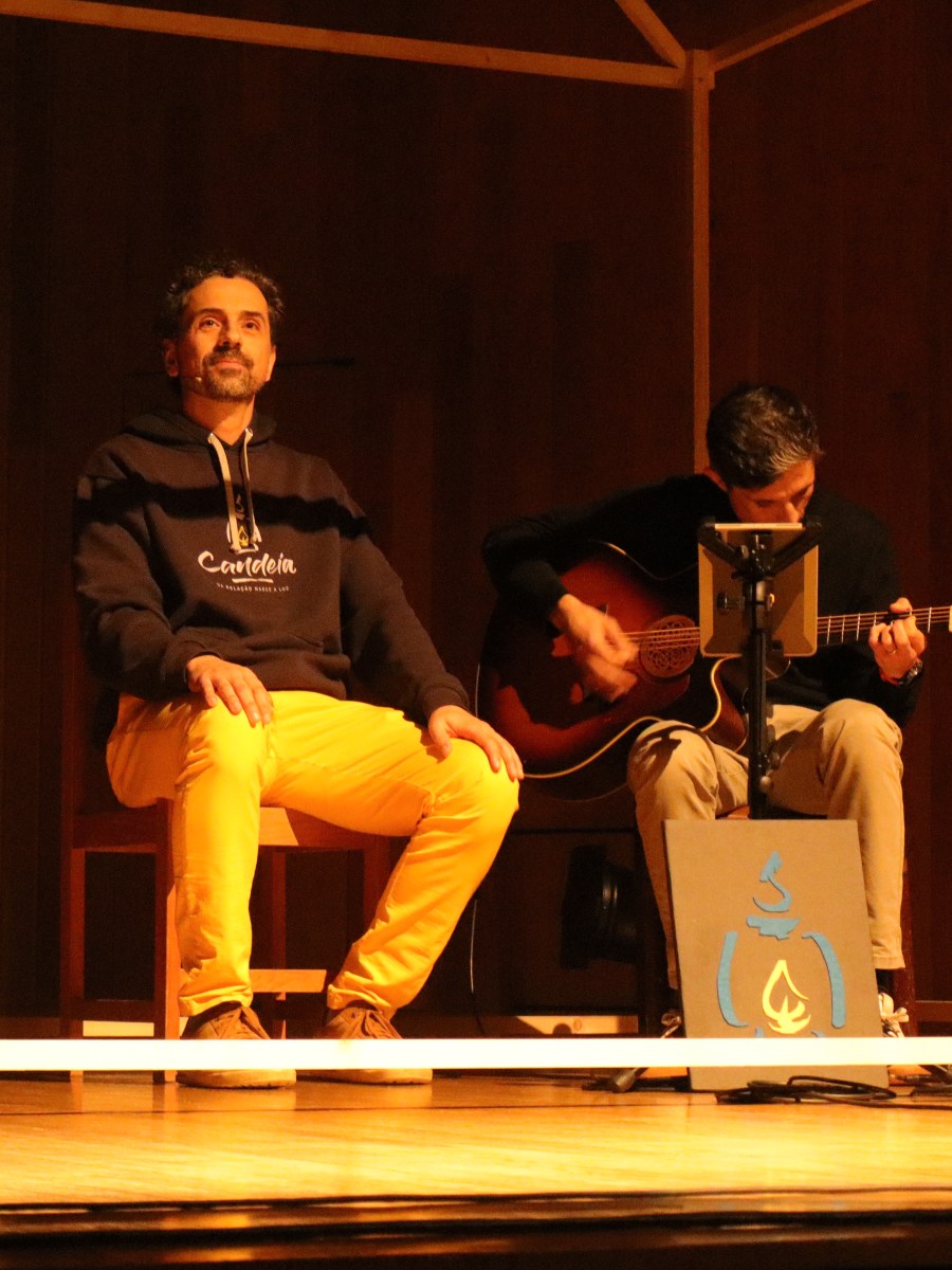 Um palco, uma&nbsp;floresta