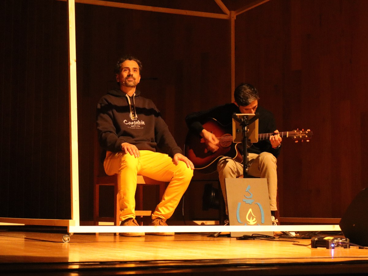 Um palco, uma&nbsp;floresta